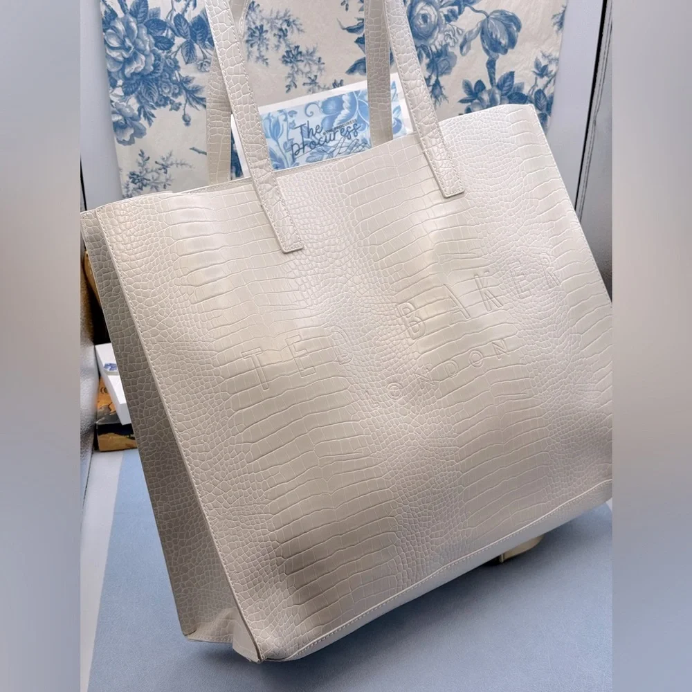 🆕 TED BAKER 🧿 NWOT Allicon Eco Leather Croc Icon Tote Bag, White